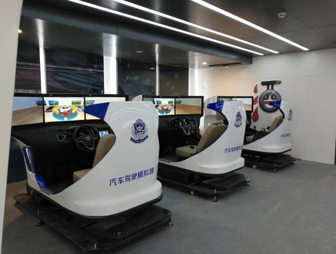高端汽車模擬訓練器